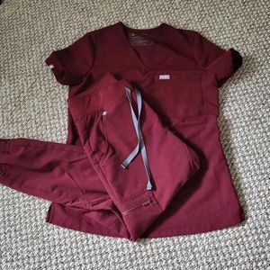 maroon figs scrub set